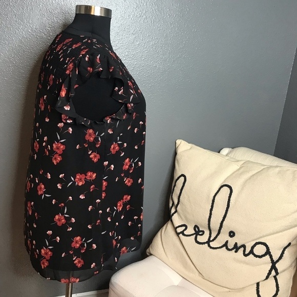 City Chic black floral blouse with smocked neck size 18W - Picture 3 of 5